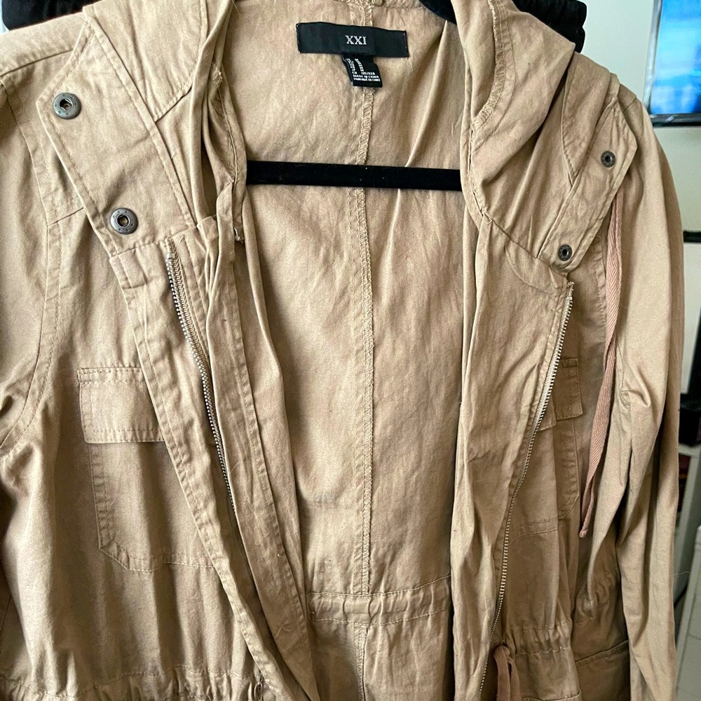 Jacket with drawstring